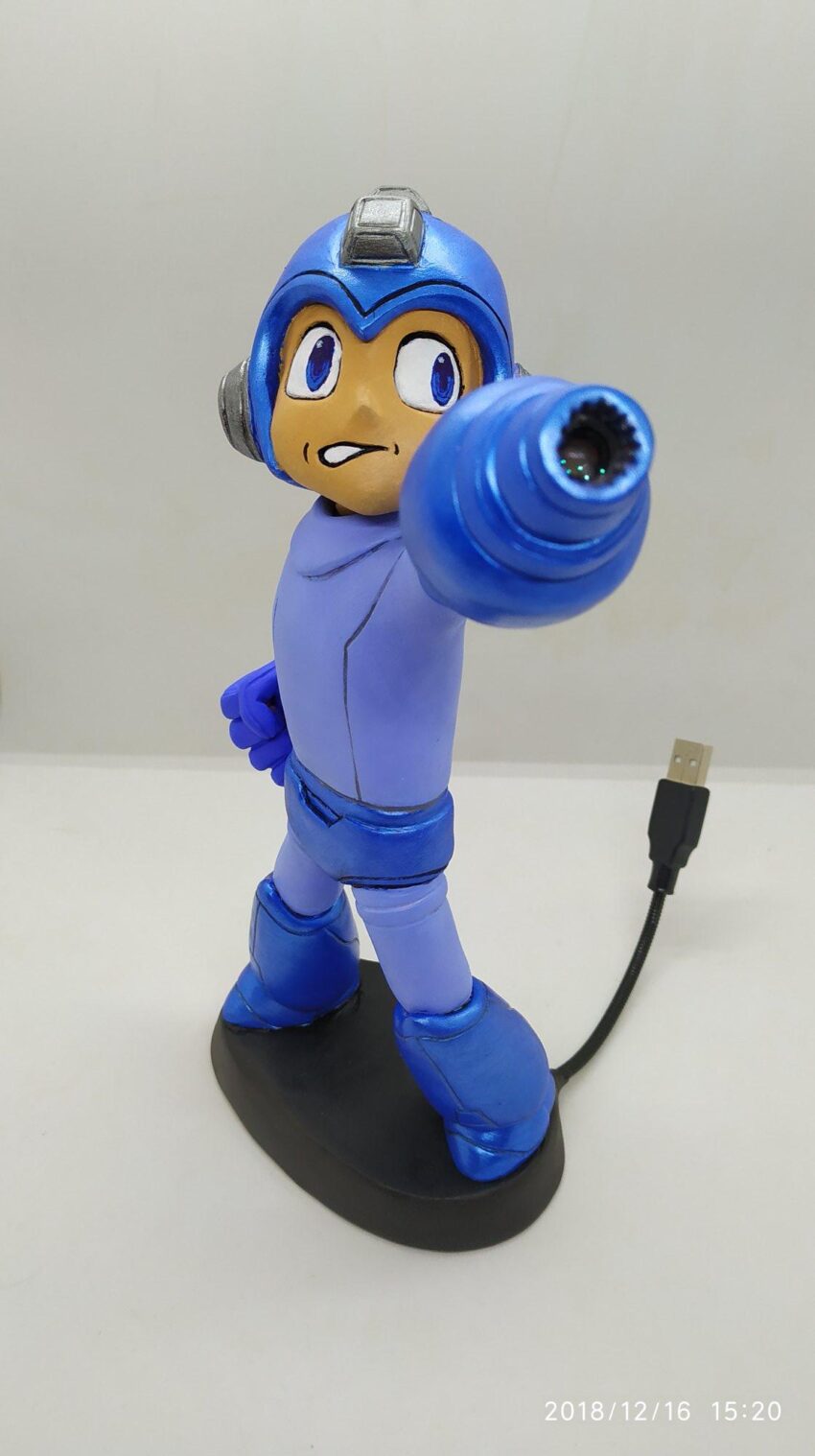 Megaman with light-up laser cannon via USB Size: 22 cm Price: 25.000 ISK
