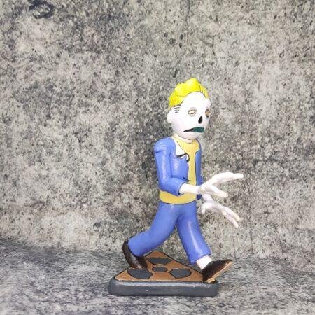 Fallout 4 - Ghoulish statue figurine. !!!-Skin Glows in the dark-!!! Size: 17 cm Price: 17.000 ISK