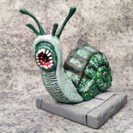 Risavaxinn skrímsla snigill / A giant monster snail. Size: 10 cm Price: 12.000 ISK